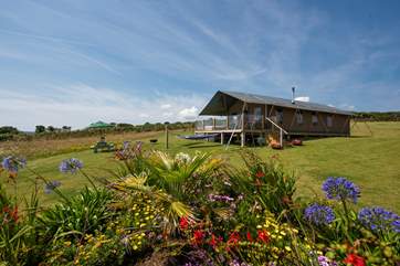 The pretty colourful flowers add to the charm of this wonderful setting.