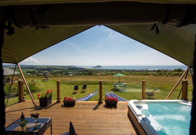 Sink into the spectacular sea views! 