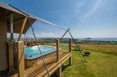 Mount View Horizon Safari Tent in 2.2 miles NE of Penzance