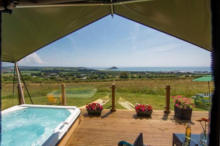 Mount View Sunrise Safari Tent,Sleeps 6 + cot, 2.2 miles NE of Penzance
