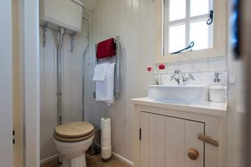 And a proper flushing loo and wash-basin (this is luxury glamping, after all!).