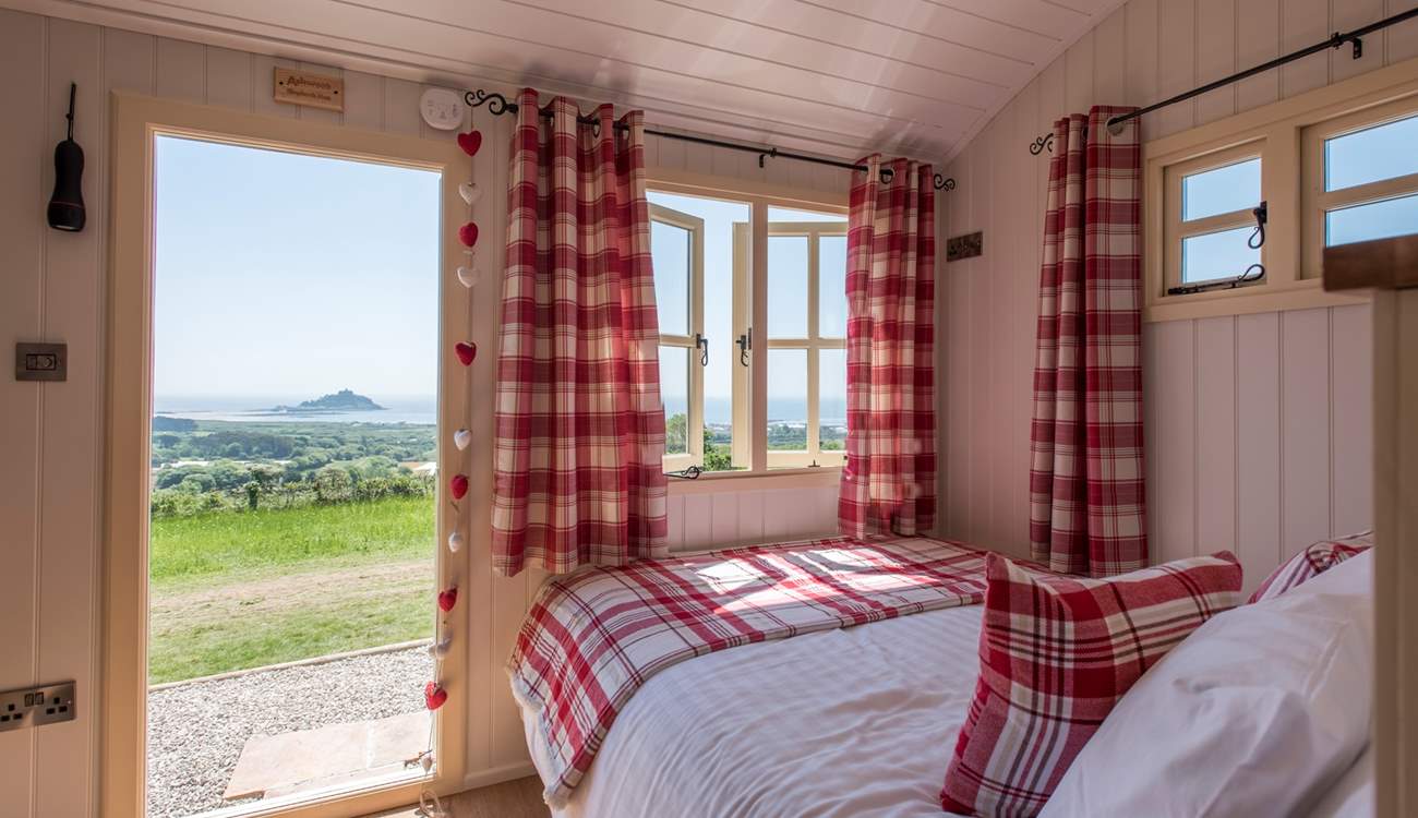 Step inside and be charmed by the sweet interiors and of course the spellbinding view. 