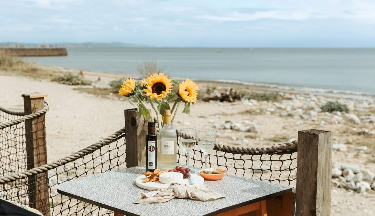 Dining al fresco never looked so good! 