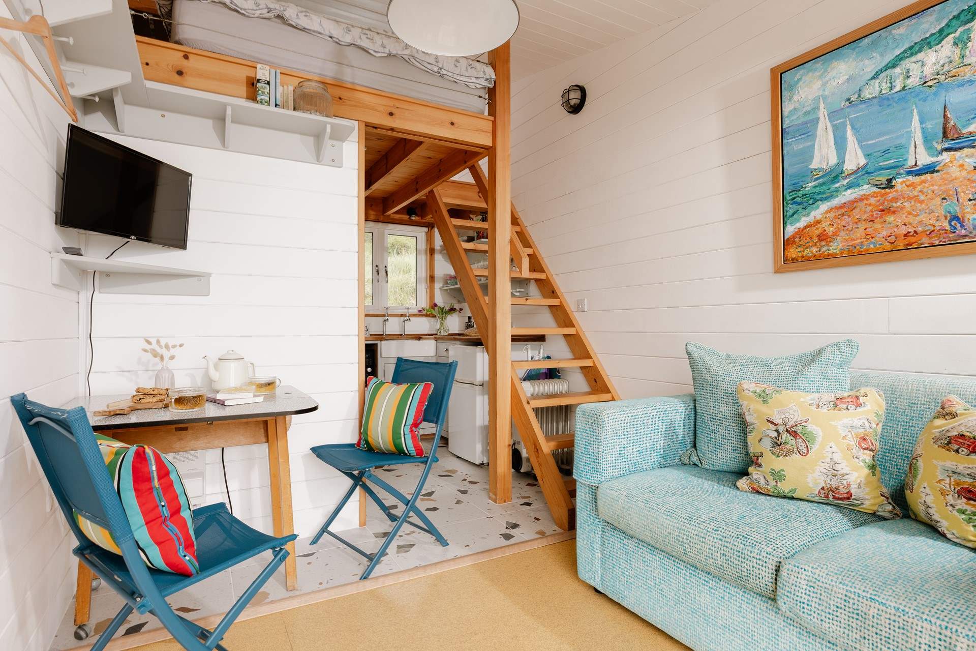 The space is perfectly compact and has all the essentials for your dreamy getaway. 