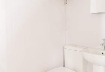 The modern wet room is just the spot to refresh salt-kissed skin. 