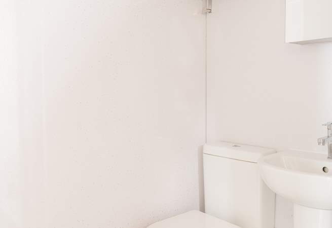 The modern wet room is just the spot to refresh salt-kissed skin. 