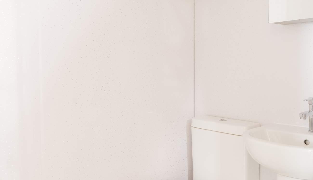 The modern wet room is just the spot to refresh salt-kissed skin. 
