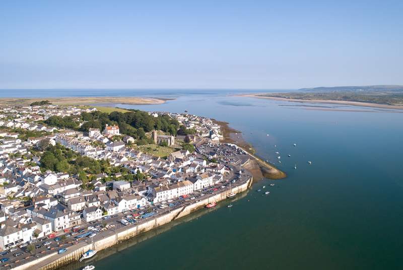 Across the estuary from Instow, you can use the little seasonal passenger ferry, is the historic fishing village of Appledore.