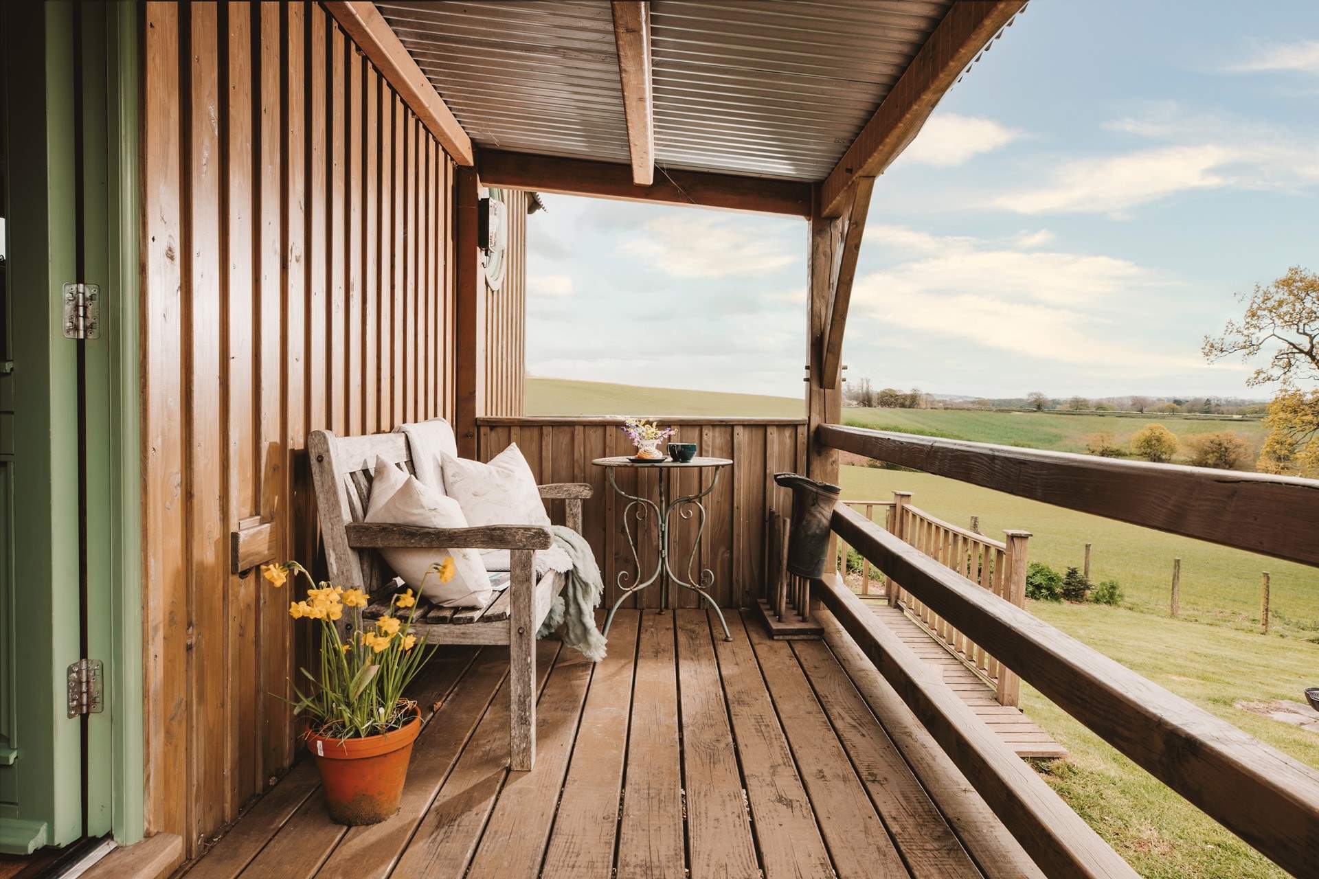 Savour that first cup of coffee or an afternoon tipple as you relax on the decking.