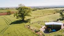 Far-reaching views out to Dartmoor National Park surround this Unique Hideaway. 