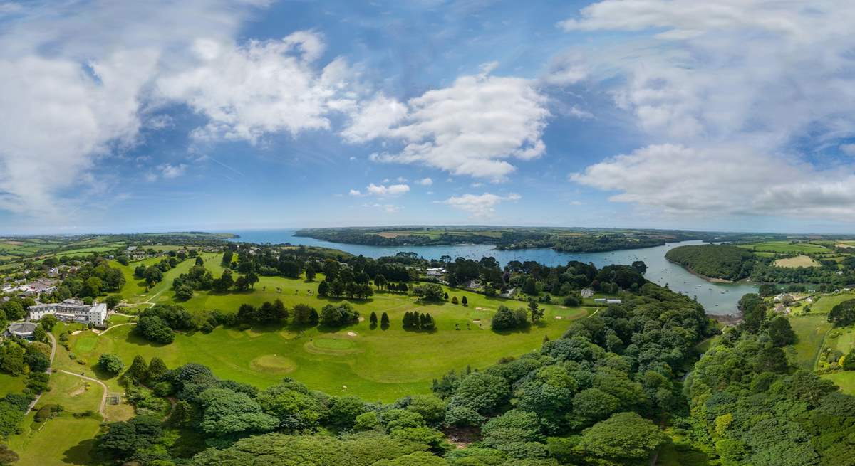 Located on the banks of The Helford River, what a tranquil loation.