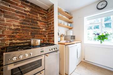 The well-equipped kitchen.
