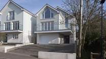 This modern property can be found on Old Seaview Lane and is just a short walk into Seaview Village.