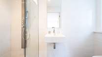 ...with en suite shower-room.