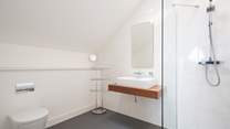 The main bedroom's en suite shower-room.
