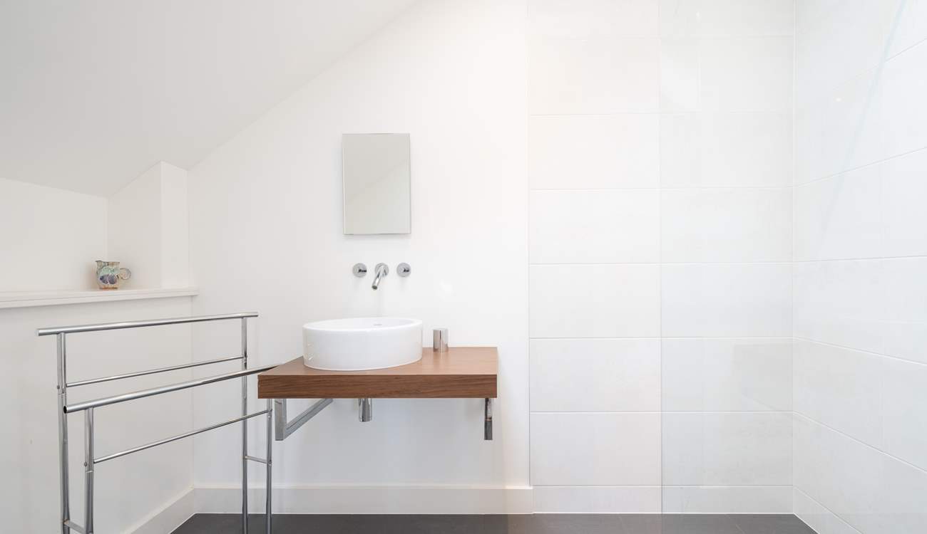 ... with en suite shower-room.