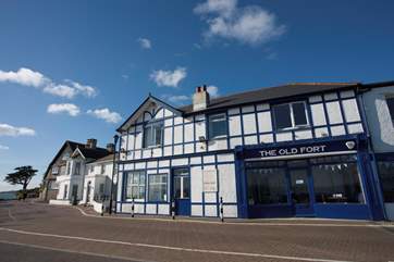 The Old Fort is a lovely pub on the seafront which has fantastic food and a fabulous view to admire whilst enjoying a glass of something cheeky.