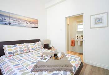 Convenient en suite facilities make for a comfortable stay. 