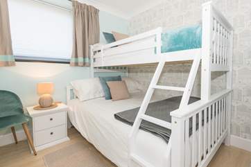 Although one of the beds is larger this is just for flexibility and this room can only accommodate two guests.