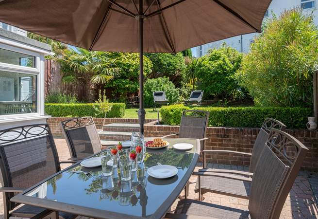 Lay out the outside table and enjoy brunch!