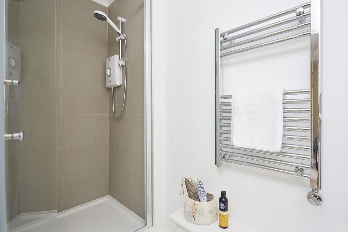The shower-room.