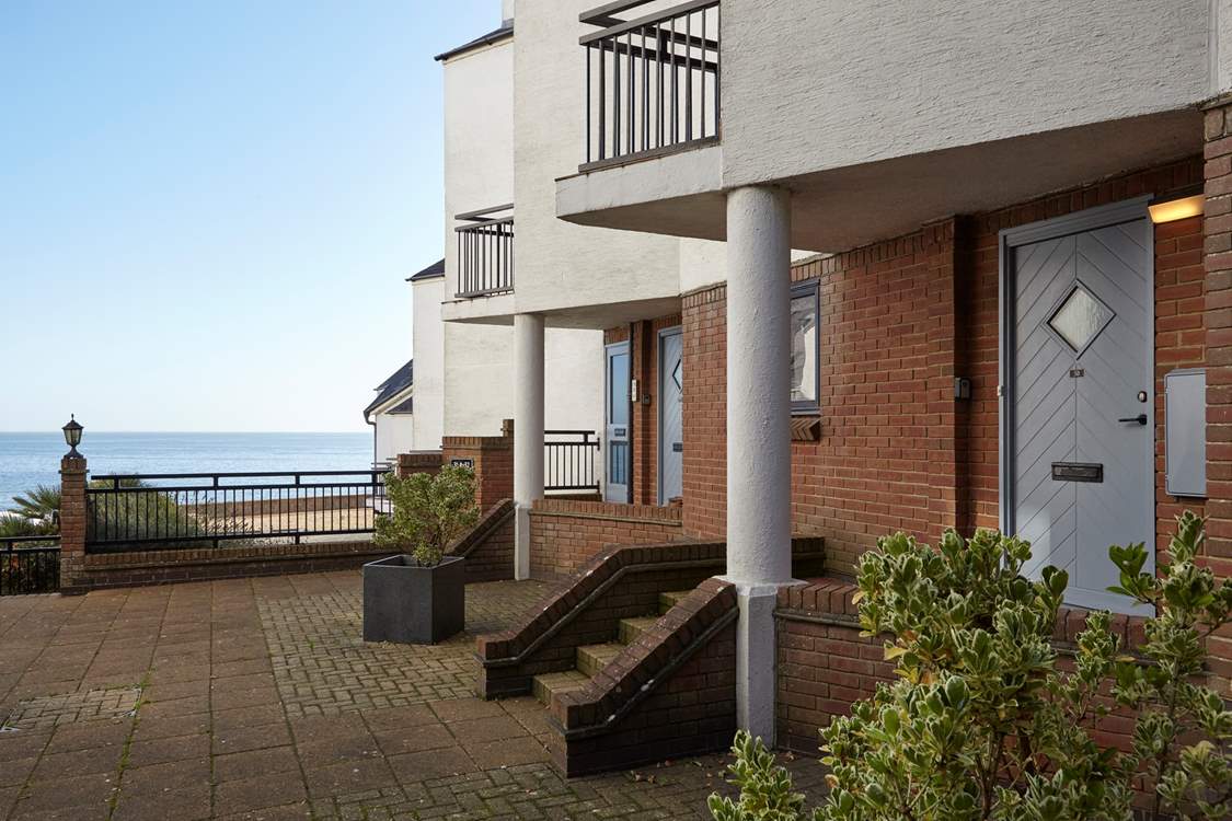 The entrance to 30 Seaview Bay