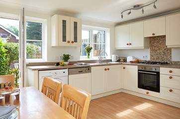Super sociable dining with easy access to the rear courtyard. Please note the property has blinds throughout.