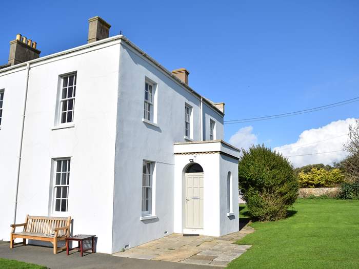 6 Coastguard Cottages, Sleeps 6 in Brook