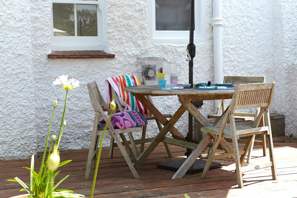 A further table on the raised deck.  Game of scrabble anyone?