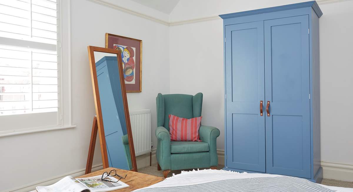 The light and spacious main bedroom.