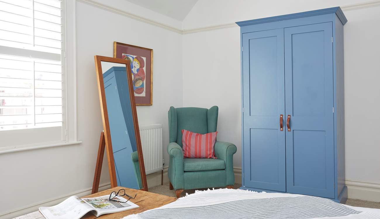 The light and spacious main bedroom.