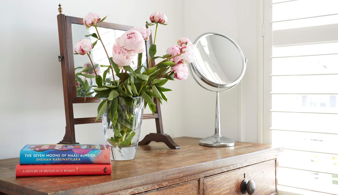 Detail from front main bedroom.