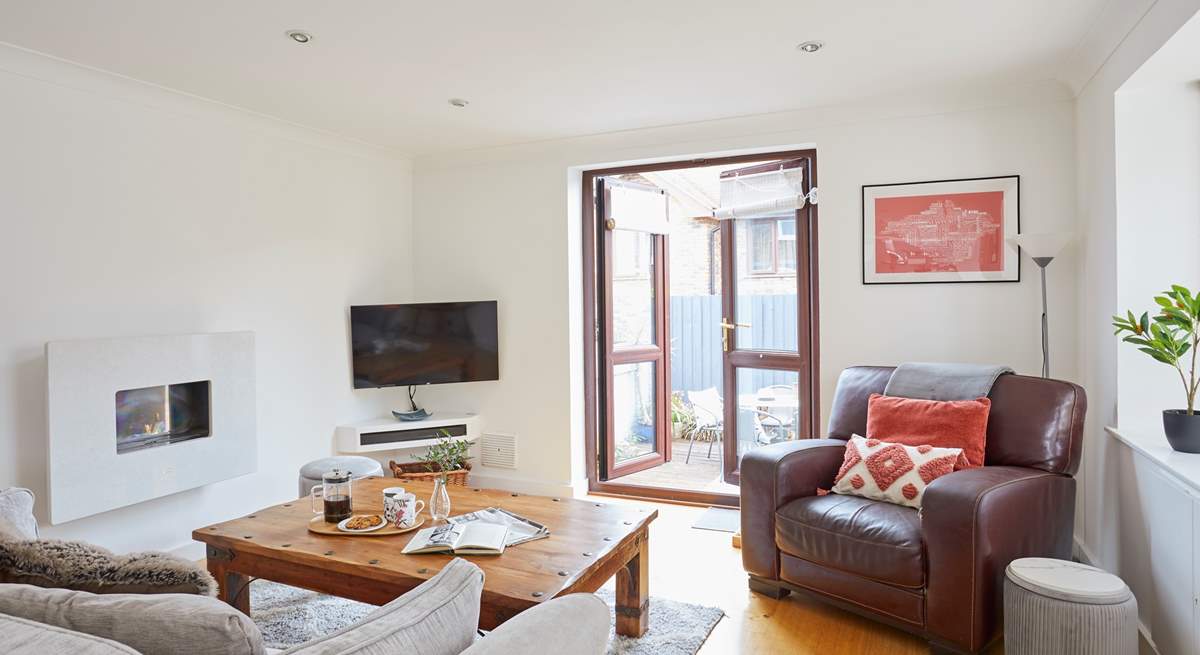 A wonderful space to relax and plan the day ahead. 