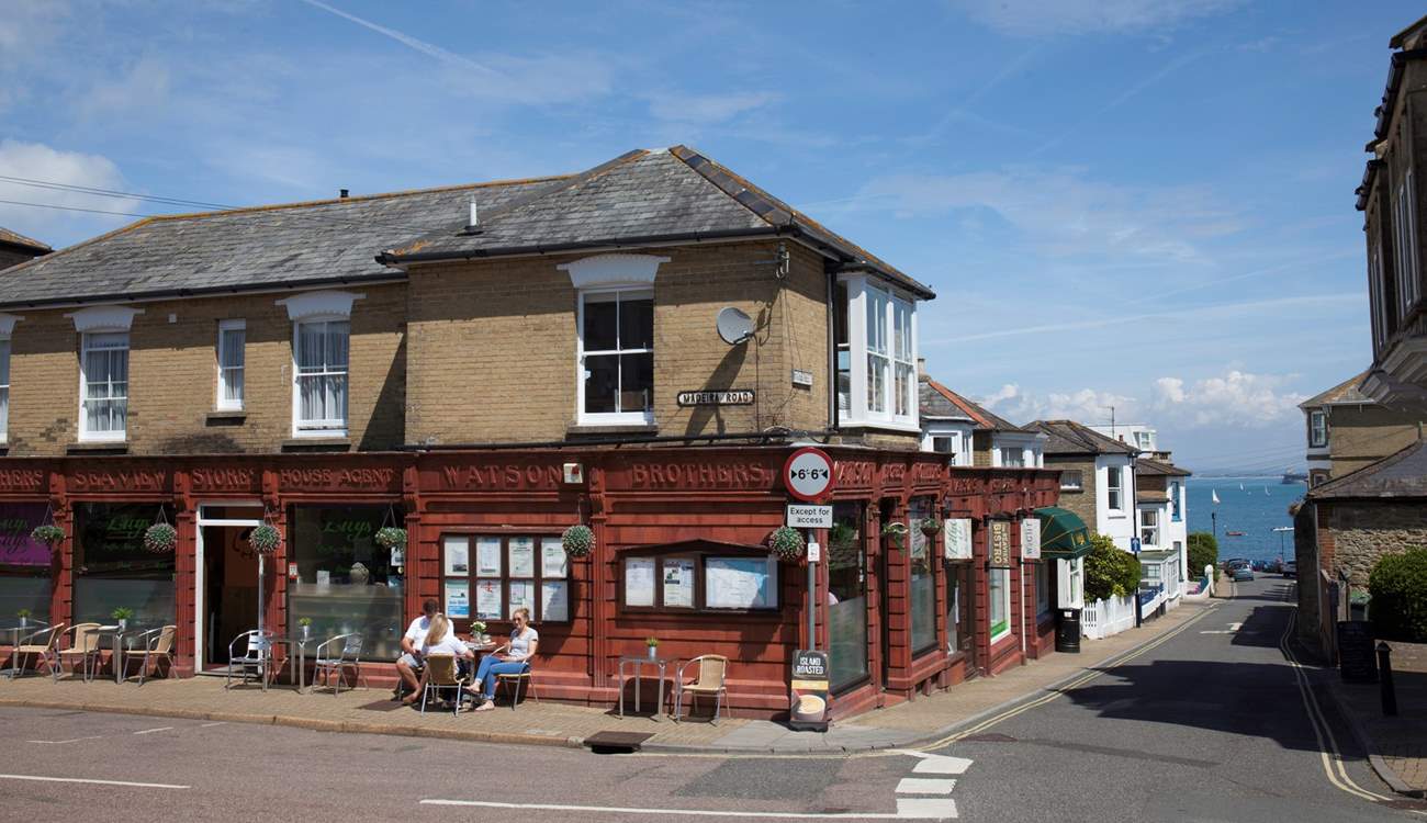 From Alcantara you are just a two-minute walk to the heart of Seaview village and the all-important seafront.