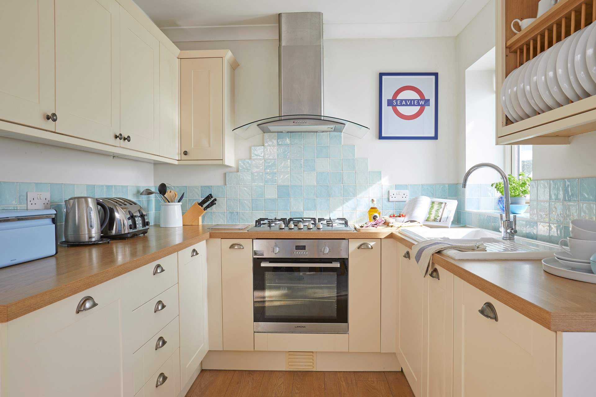 Cook up a treat in the well-equipped kitchen.