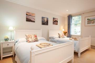 The twin bedroom has American-sized single beds that make an afternoon nap a rather inviting idea.
