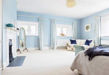 Relaxing pastel shades in the charming bedrooms. 