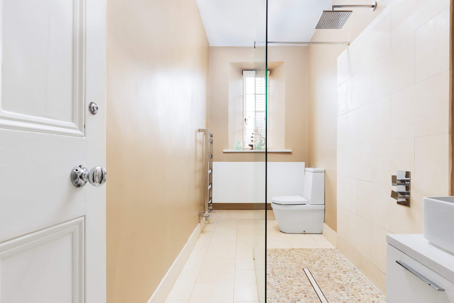 The handy ground floor wet room, perfect for rinsing salty toes.