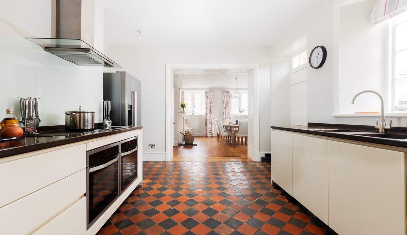 Looking through the kitchen towards the charming dining-room. 