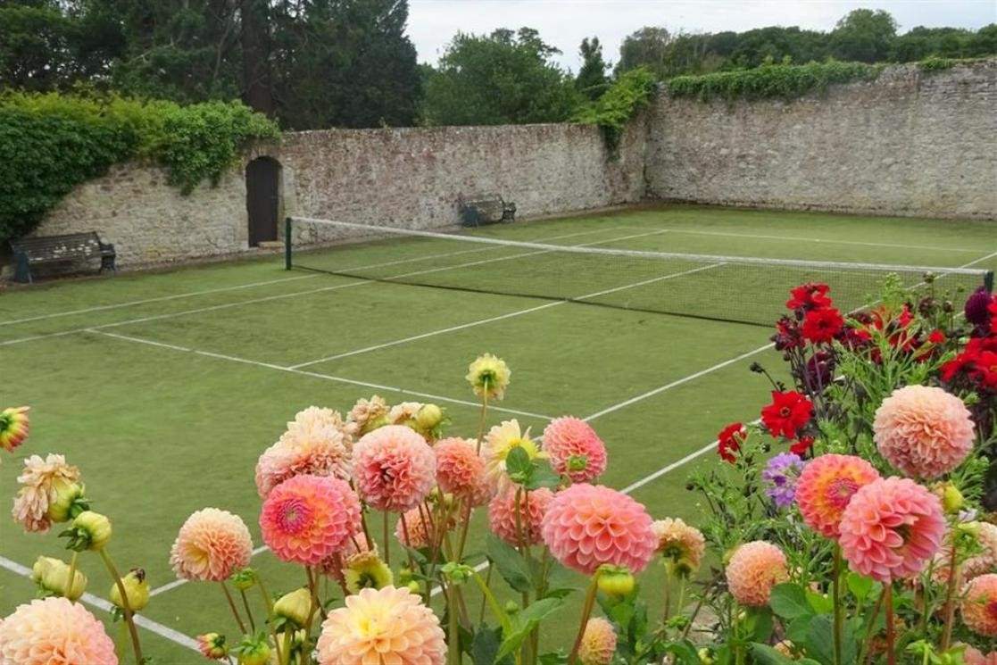 The use of the tennis courts can be pre-booked or arranged on arrival.