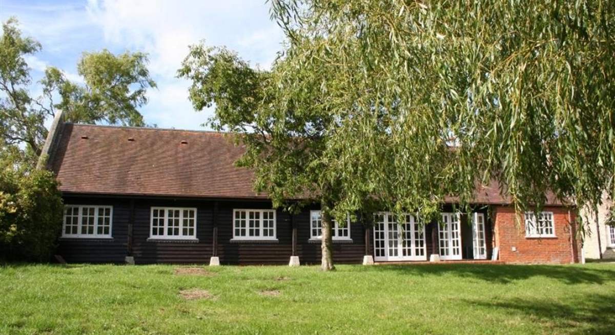 Barton Manor Lake Cottage can also be booked with Barton Manor Farmhouse, ideal for large families.