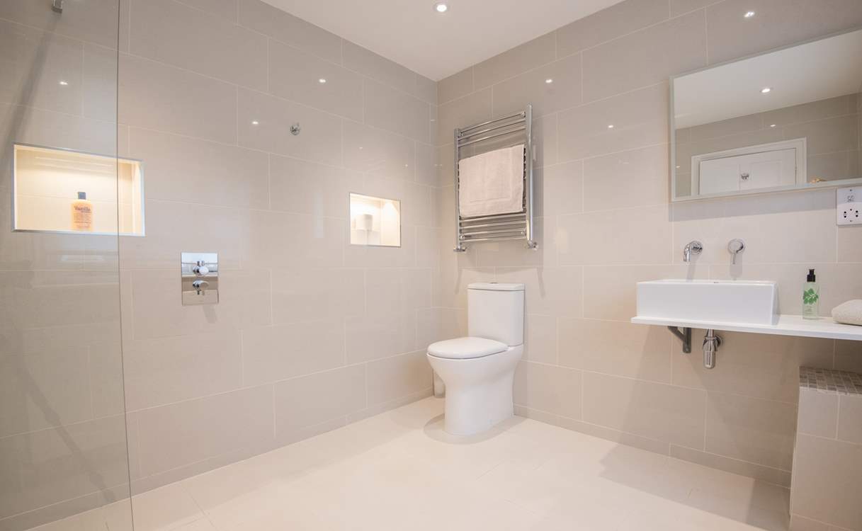 Spacious en suite wet-room.