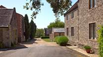 Barton Manor Lake Cottage can also be booked with Barton Manor Farmhouse, ideal for large families.