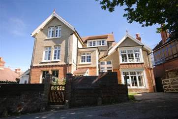 Bay House sleeps up to 12 guests.