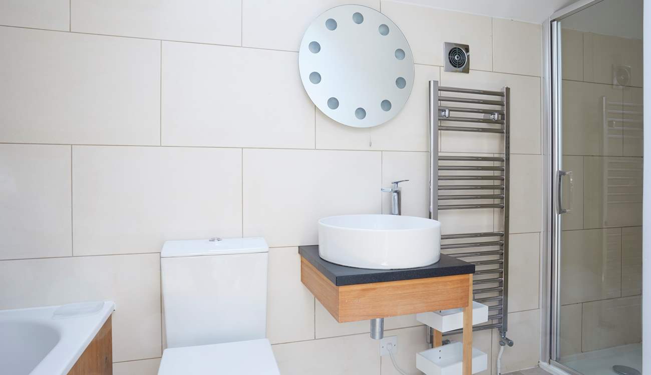 The spacious bathroom on the first floor.