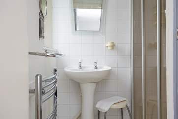 ...with en suite shower-room.