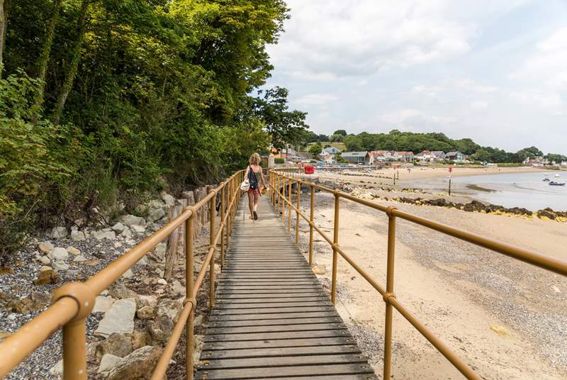 Take the boardwalk between Seagrove Bay and Priory Bay.