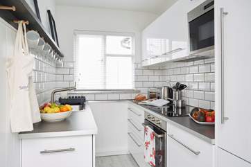 Cook up a treat in the well-equipped kitchen.