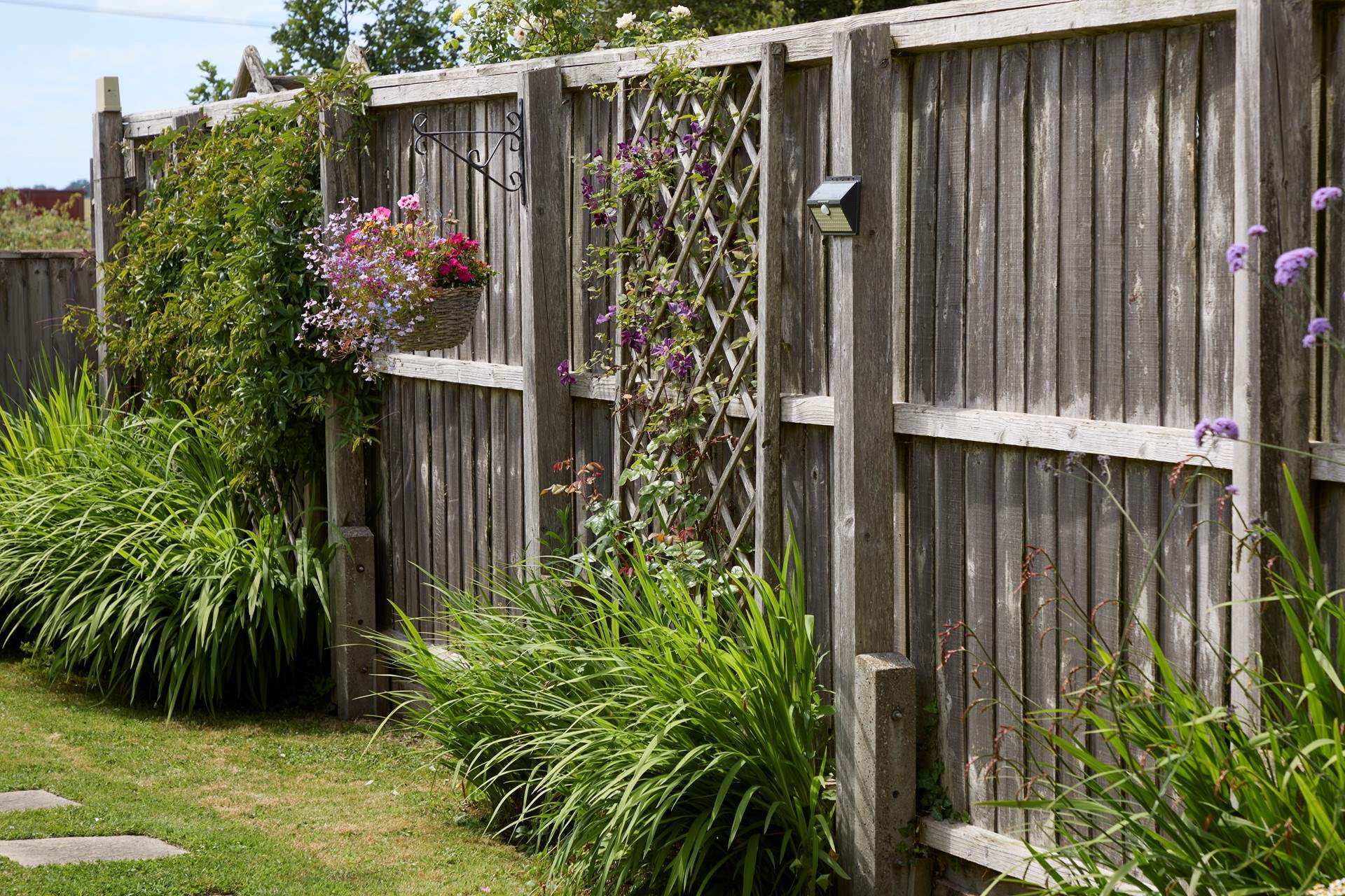 With pretty flowers and a lovely garden, you will enjoy spending time here