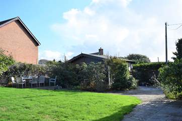Quiet rural location to enjoy in the sun.